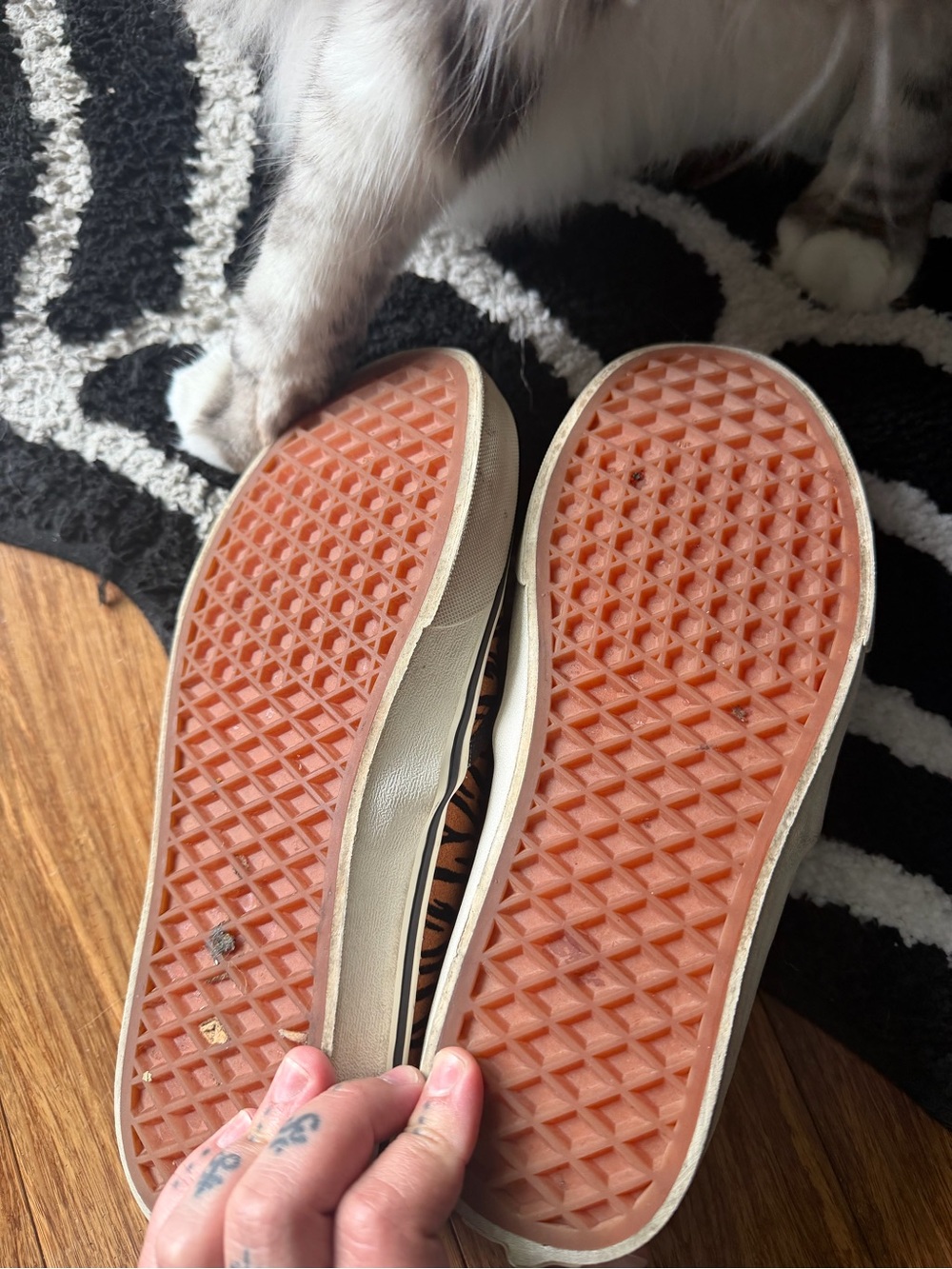Vans womens Slip-On Sneakers in Orange and Black Tiger Stripe - Picture 3 of 3